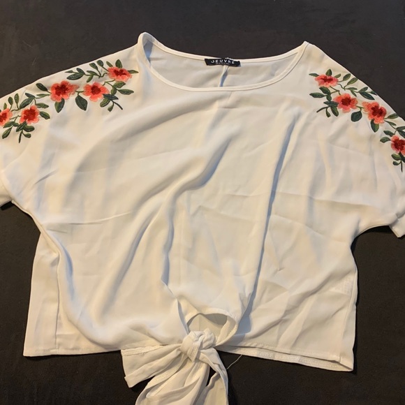 Embroidered crop top - Picture 1 of 2